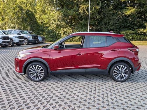 2022 Nissan Kicks SV