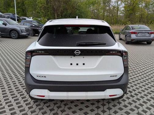 Fresh Powder 2025 Nissan Kicks SV