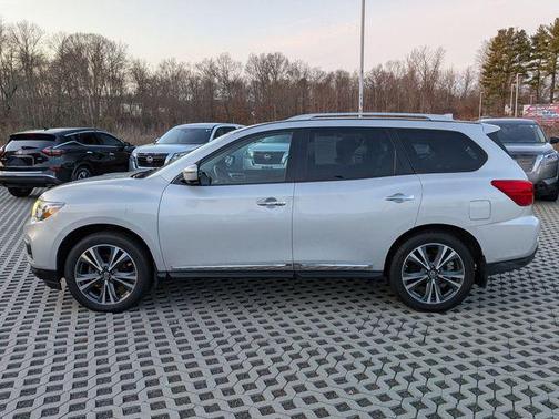 2019 Nissan Pathfinder Platinum