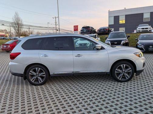 2019 Nissan Pathfinder Platinum