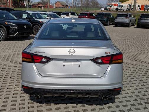Brilliant Silver Metallic 2024 Nissan Altima SR FWD