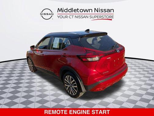 Scarlet Ember Tintcoat/Super Black 2021 Nissan Kicks SV