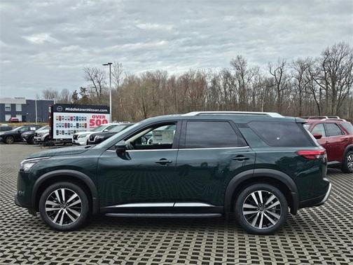 2025 Nissan Pathfinder Platinum 4WD