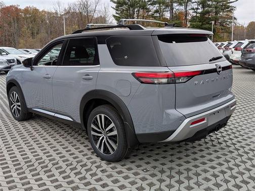 2025 Nissan Pathfinder Platinum 4WD