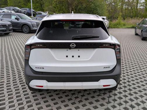 Fresh Powder 2025 Nissan Kicks SV