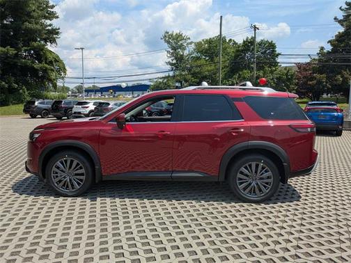 2025 Nissan Pathfinder SL 4WD