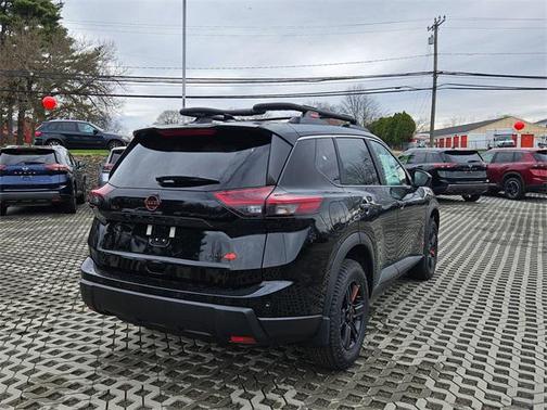 2025 Nissan Rogue Rock Creek