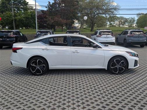 2024 Nissan Altima SR Intelligent AWD