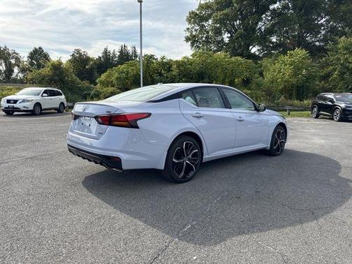 2025 Nissan Altima SR