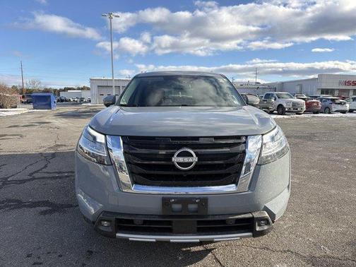 2022 Nissan Pathfinder Platinum