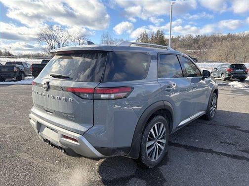 2022 Nissan Pathfinder Platinum