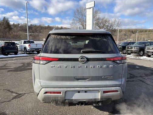 2022 Nissan Pathfinder Platinum