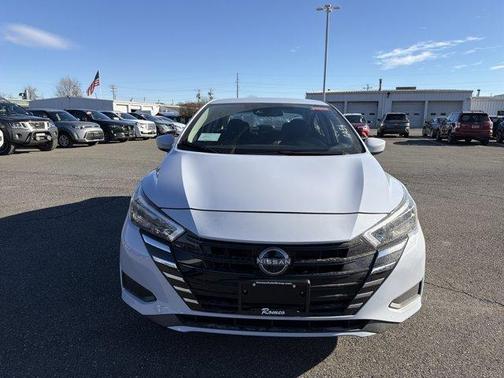 Gray Sky Pearl 2025 Nissan Versa 1.6 SV
