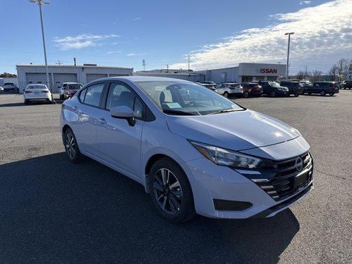 Gray Sky Pearl 2025 Nissan Versa 1.6 SV