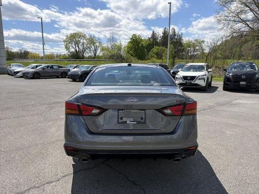 2t Gun Blk Roof 2026 Nissan Altima 2.5 SR