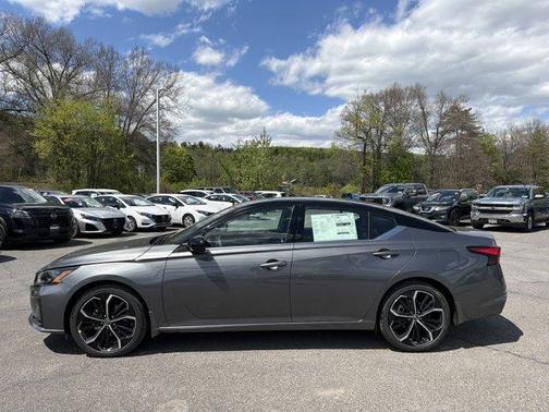 2t Gun Blk Roof 2026 Nissan Altima 2.5 SR