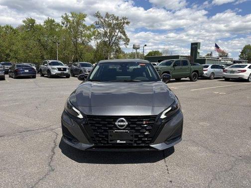 2t Gun Blk Roof 2026 Nissan Altima 2.5 SR