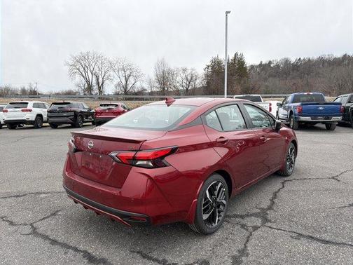 2025 Nissan Versa 1.6 SR