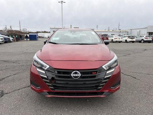 2025 Nissan Versa 1.6 SR