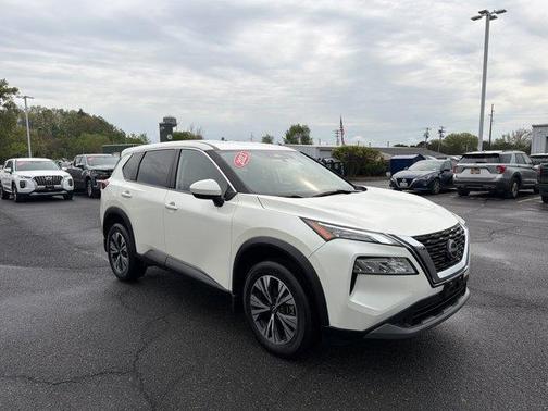 White 2023 Nissan Rogue SV