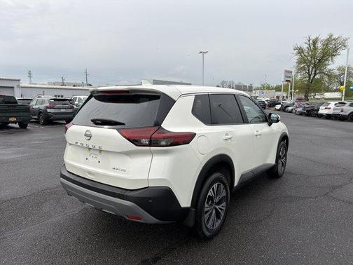White 2023 Nissan Rogue SV