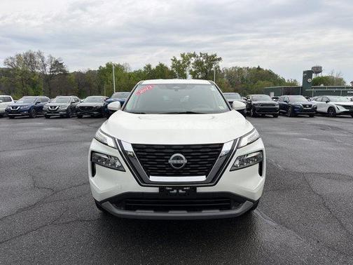 White 2023 Nissan Rogue SV