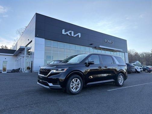 2022 Kia Carnival LXS