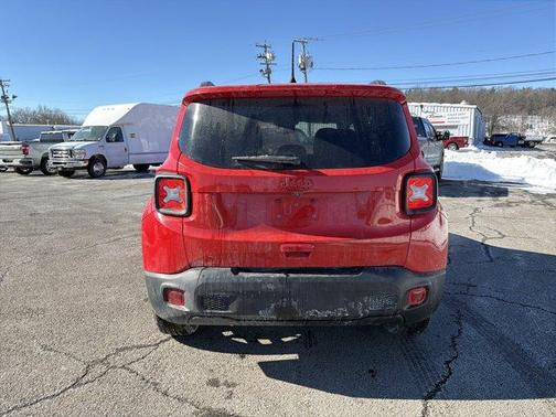 Colorado Red Clearcoat 2022 Jeep Renegade Latitude