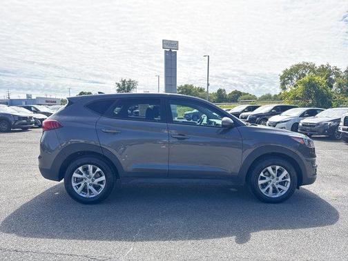 2021 Hyundai TUCSON SE