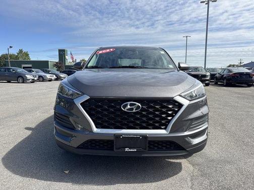 2021 Hyundai TUCSON SE