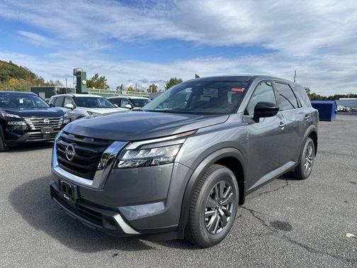 2025 Nissan Pathfinder S