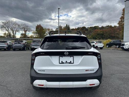2026 Nissan Kicks SR