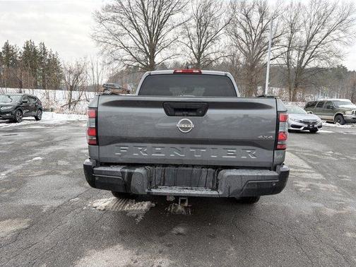 2022 Nissan Frontier S