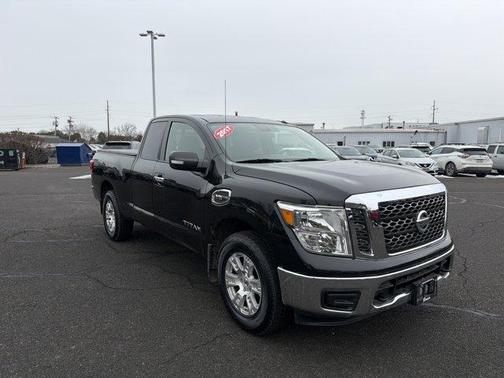 2017 Nissan Titan SV
