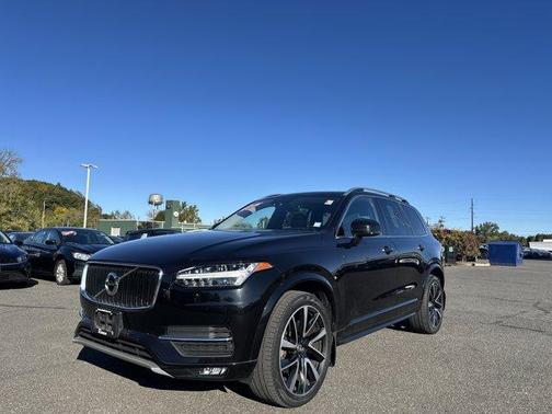2019 Volvo XC90 T6 Momentum