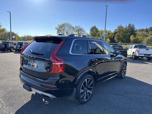 2019 Volvo XC90 T6 Momentum