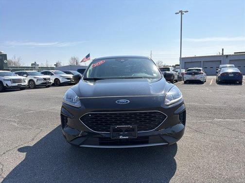 Black Metallic 2020 Ford Escape SE