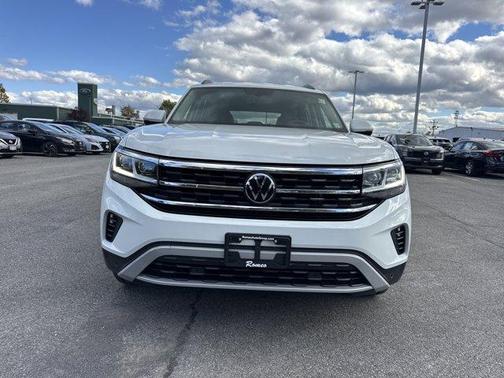 2023 Volkswagen Atlas 3.6L SE w/Technology