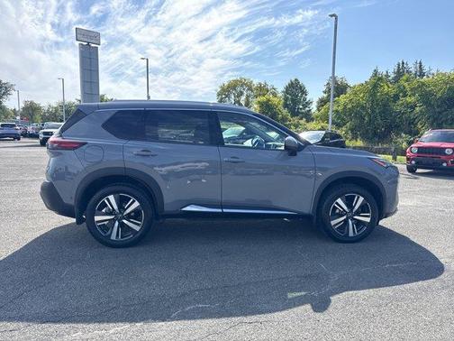 2022 Nissan Rogue SL
