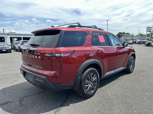 2022 Nissan Pathfinder SV