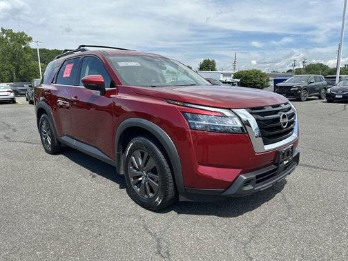 2022 Nissan Pathfinder SV