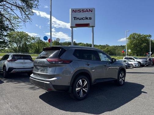 2025 Nissan Rogue SL
