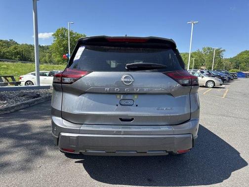 2025 Nissan Rogue SL