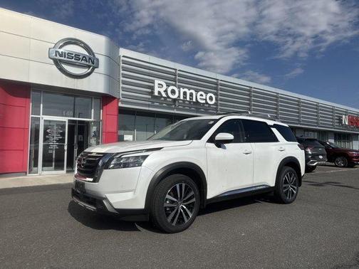 2025 Nissan Pathfinder Platinum