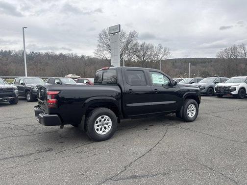2025 Nissan Frontier S