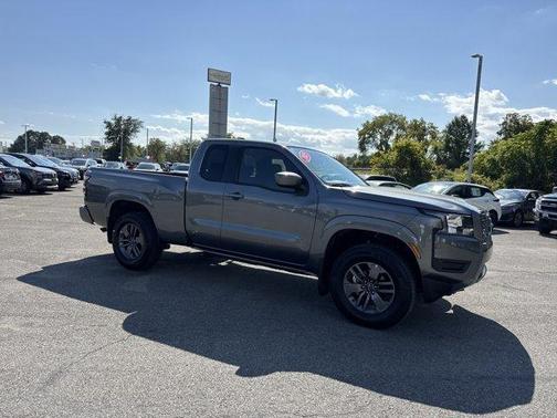 2025 Nissan Frontier SV