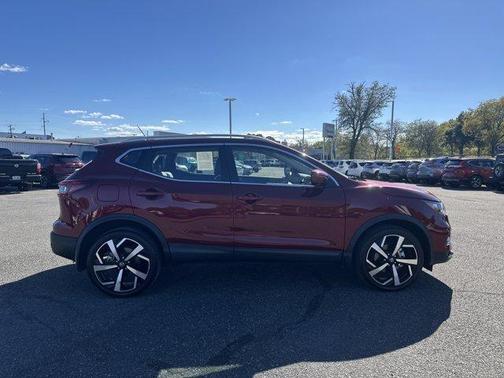 2022 Nissan Rogue Sport SL