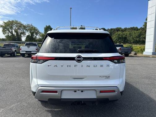 2025 Nissan Pathfinder Platinum
