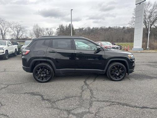 2022 Jeep Compass Altitude