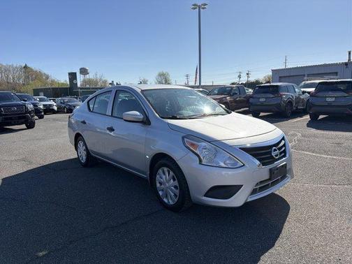 Brilliant Silver 2016 Nissan Versa 1.6 S+